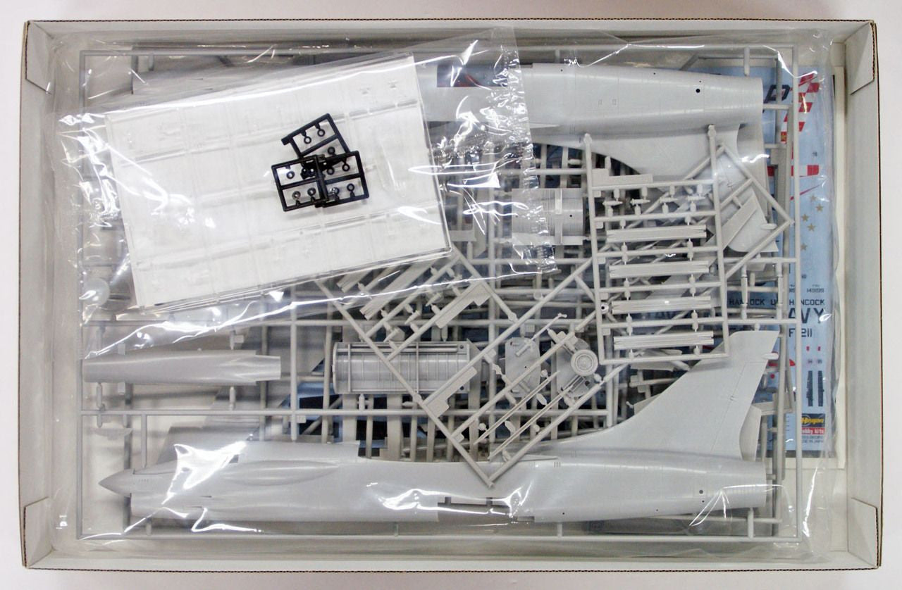 Hasegawa 1/48 F-8J CRUSADER