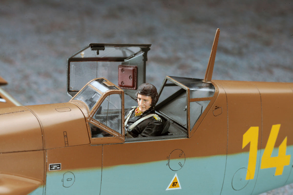 Hasegawa 1/32 Messerschmitt Bf109F-4 Trop