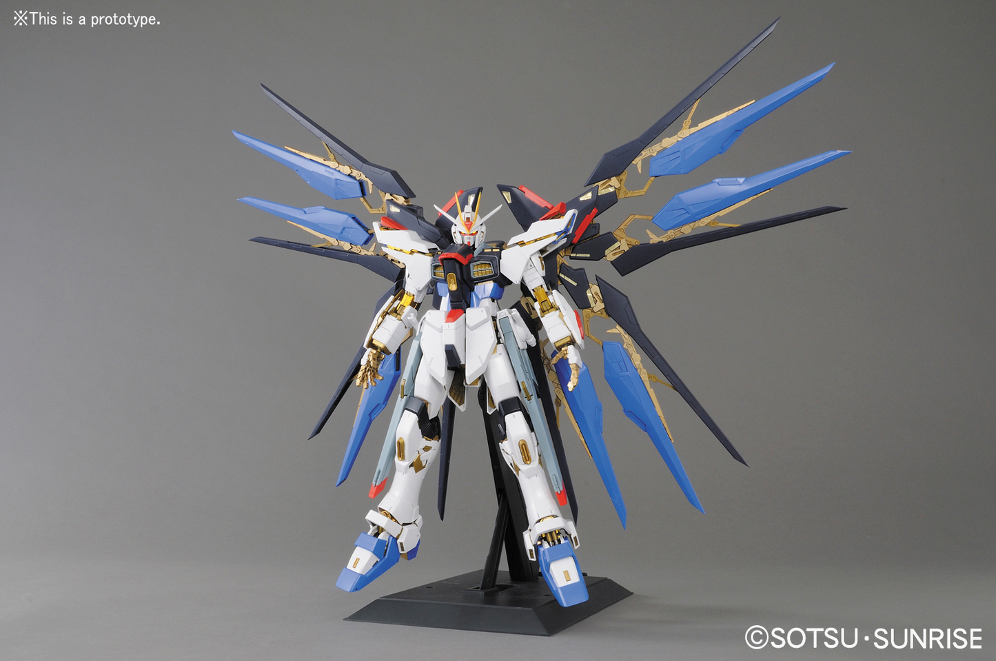 Bandai 1/60 Perfect Grade Strike Freedom Gundam