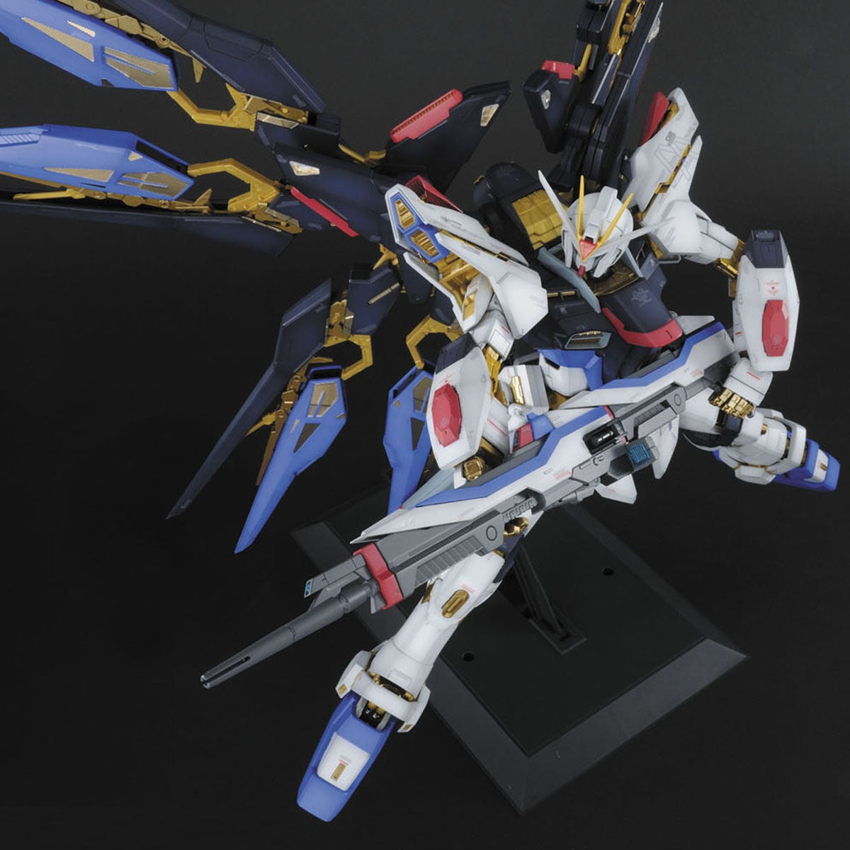 Bandai 1/60 Perfect Grade Strike Freedom Gundam