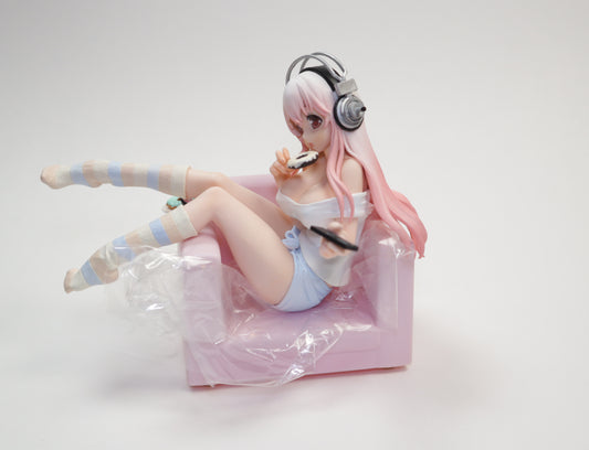 *PRE-OWNED* Furyu Every Day Life Series 5" Super Sonico Snack Time Version Figure. Signed